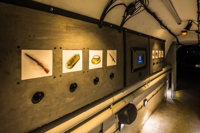 Interaktywna trasa historyczna w tunelach pod wzgórzem zamkowym