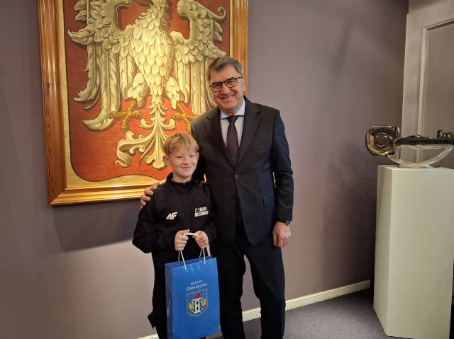 Oświęcim. Młodzi wicemistrzowie Polski spotkali się z prezydentem Oświęcimia