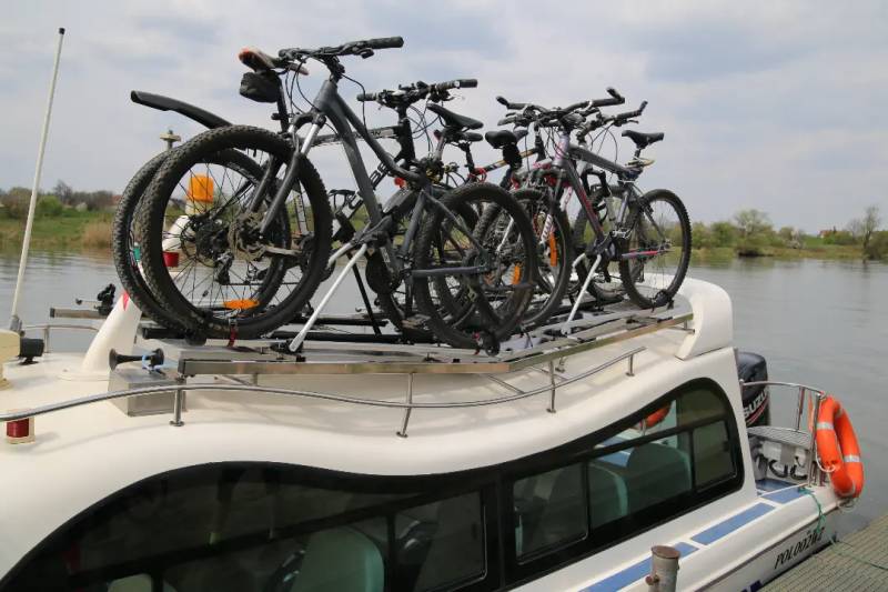 Rower, łódź tak to możliwe. Rejs do Tyńca z rowerem i powrót na kole