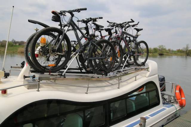 Rower, łódź tak to możliwe. Rejs do Tyńca z rowerem i powrót na kole