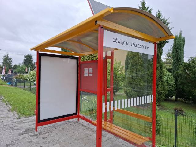 Oświęcim. Nowe wiaty przystankowe już służą pasażerom
