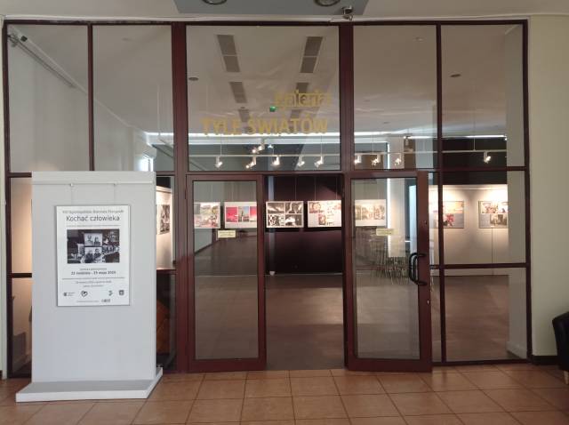 Galeria "Tyle Światów"