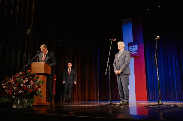 Oświęcim. Leszek Szuster Honorowym Obywatelem Oświęcimia. Tadeusz Dziędziel z Nagrodą Seniorów