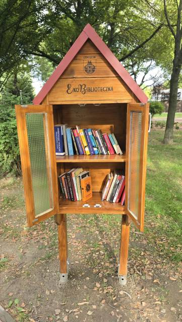 Ekobiblioteczka na terenie parkowym między ulicami Dąbrowskiego i 3 Maja