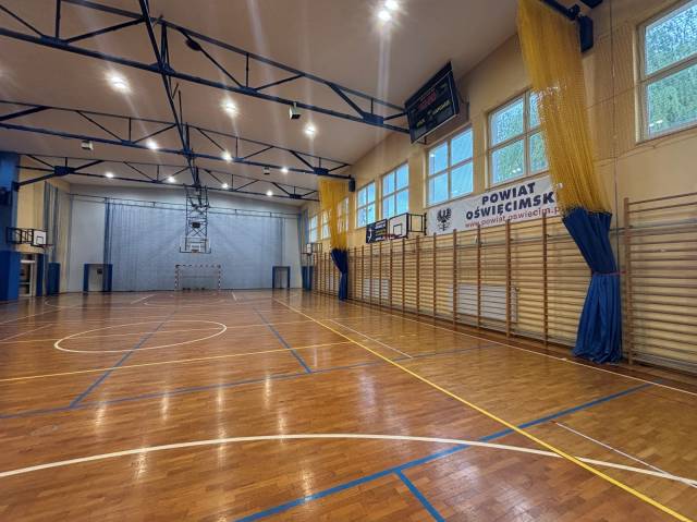 Hala sportowa w Powiatowym Zespole nr 2 Szkół Ogólnokształcących Mistrzostwa Sportowego i Technicznych w Oświęcimiu